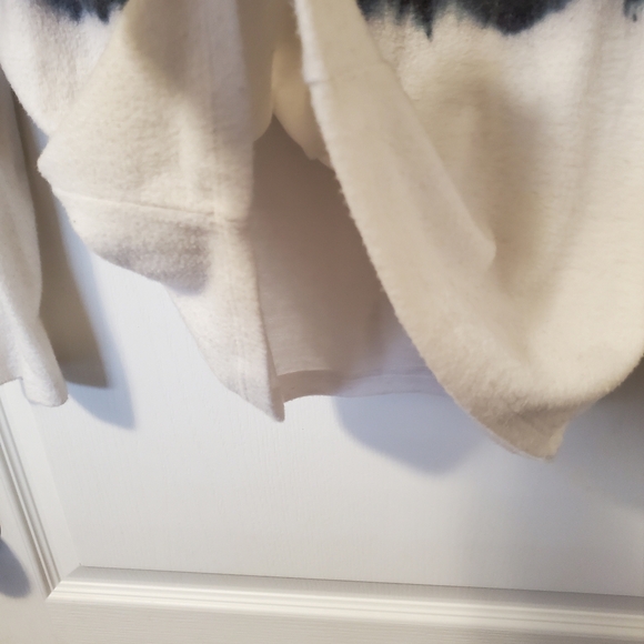 Go Couture Sweater- Grey/White (Size S) - Picture 13 of 14